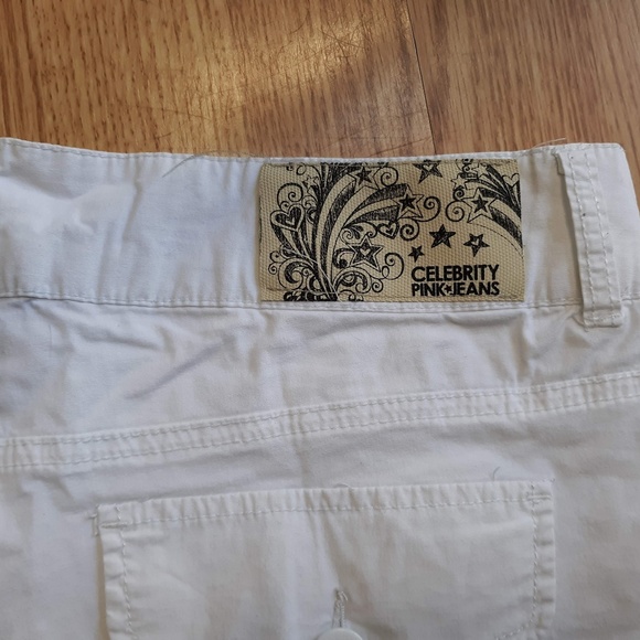 CELEBRITY PINK JEANS WHITE SHORTS - Picture 3 of 4